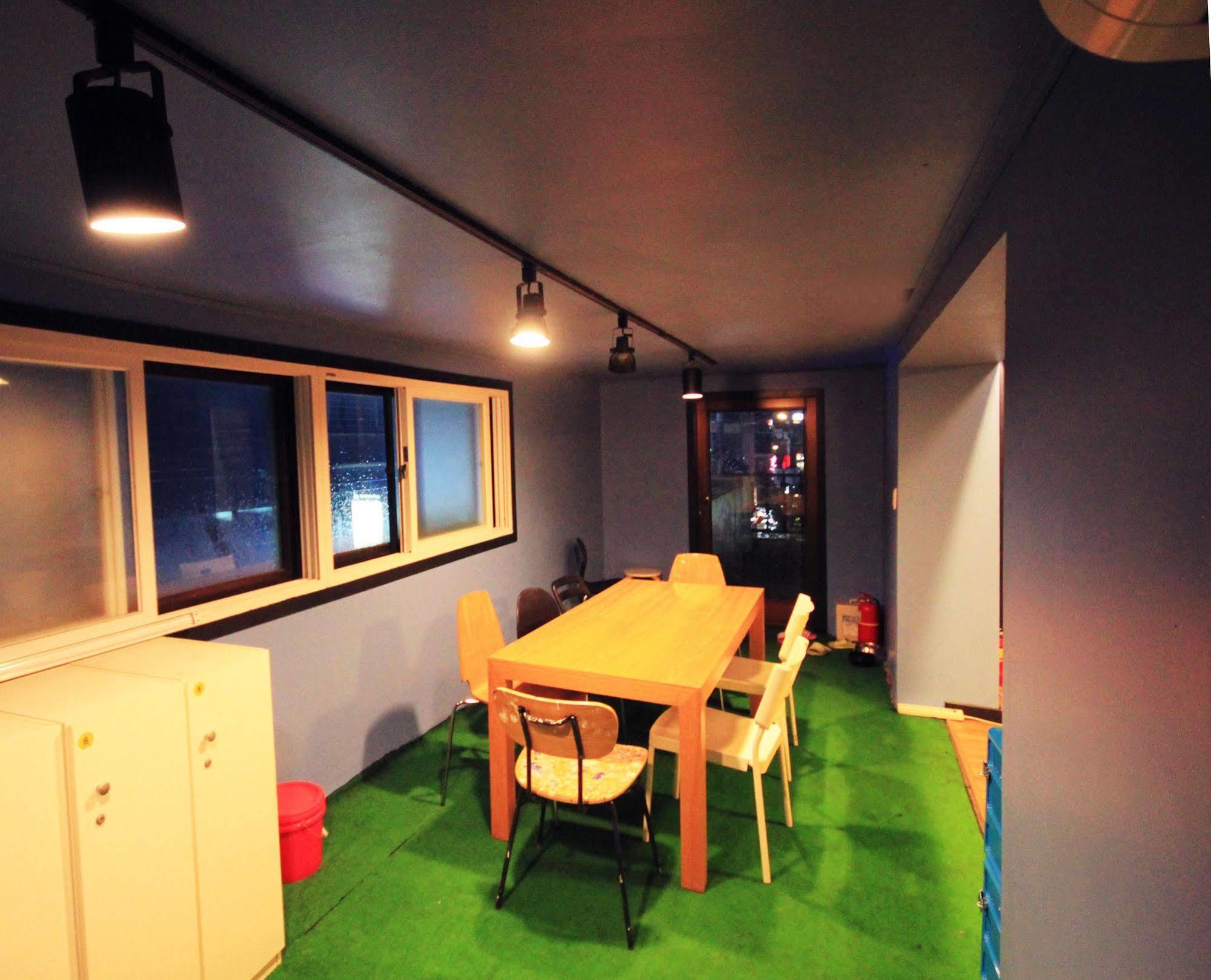 The One Hostel Hongdae In Seoul - Foreigner Only מראה חיצוני תמונה